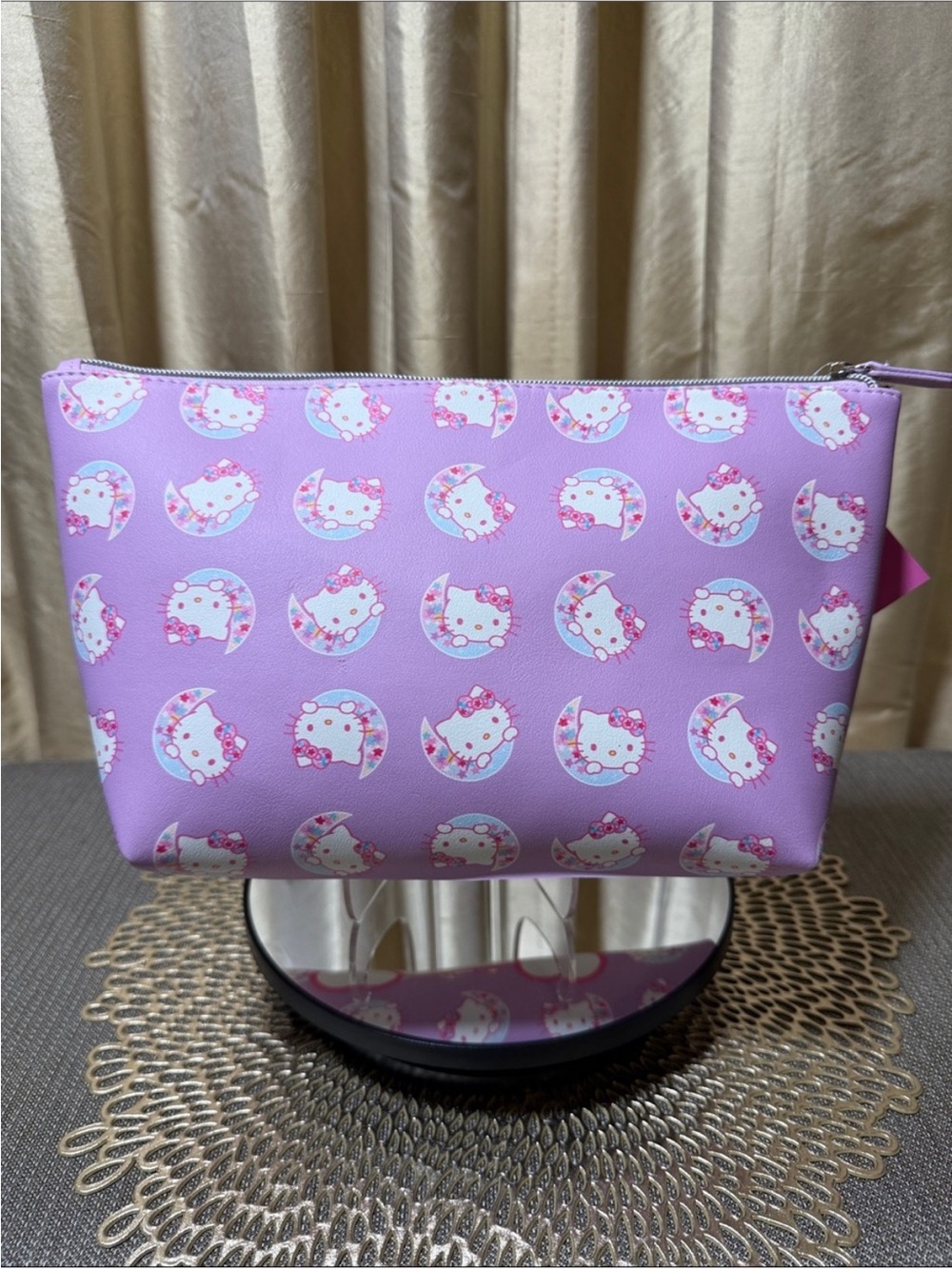 Hello Kitty Pink Zip Pouch - Picture 2 of 6